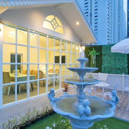 Mali @Silom Boutique Hotel Банкок Екстериор снимка