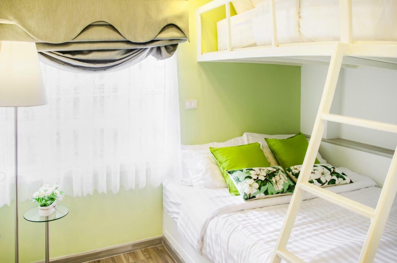 Mali @Silom Boutique Hotel Банкок Екстериор снимка